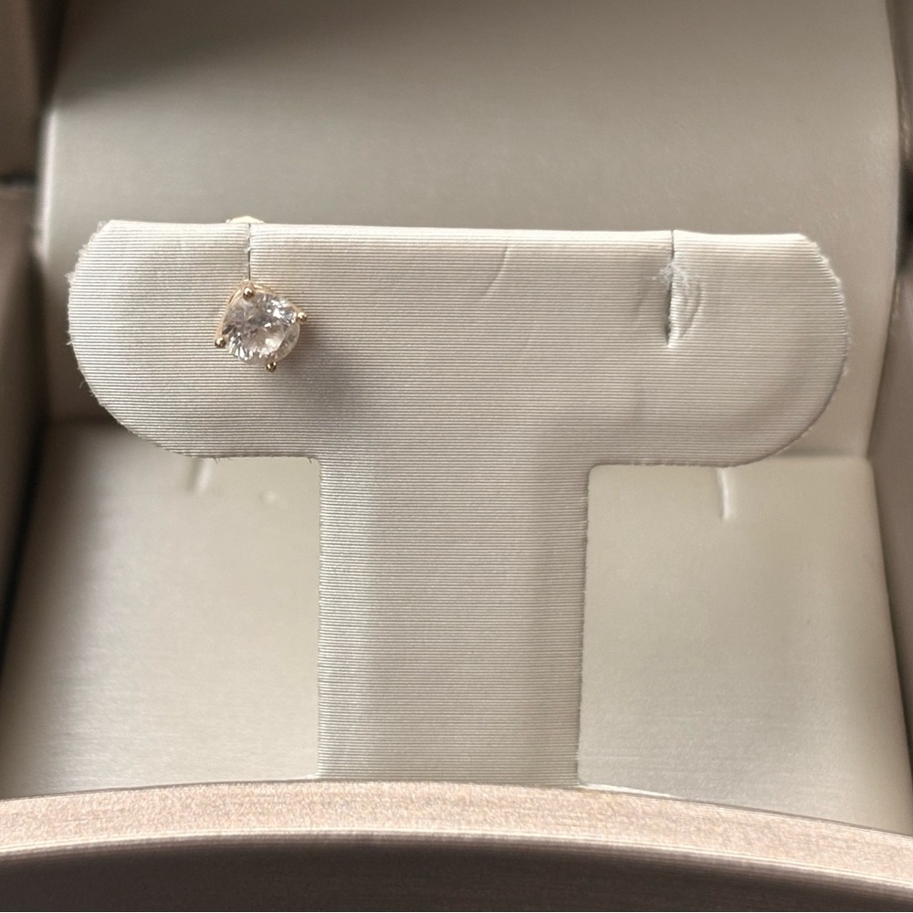 Single Diamond Stud Earring – 0.25 ct 14K Gold
